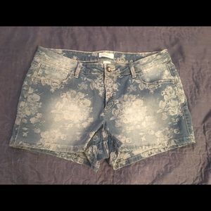 Candie’s Jean Short